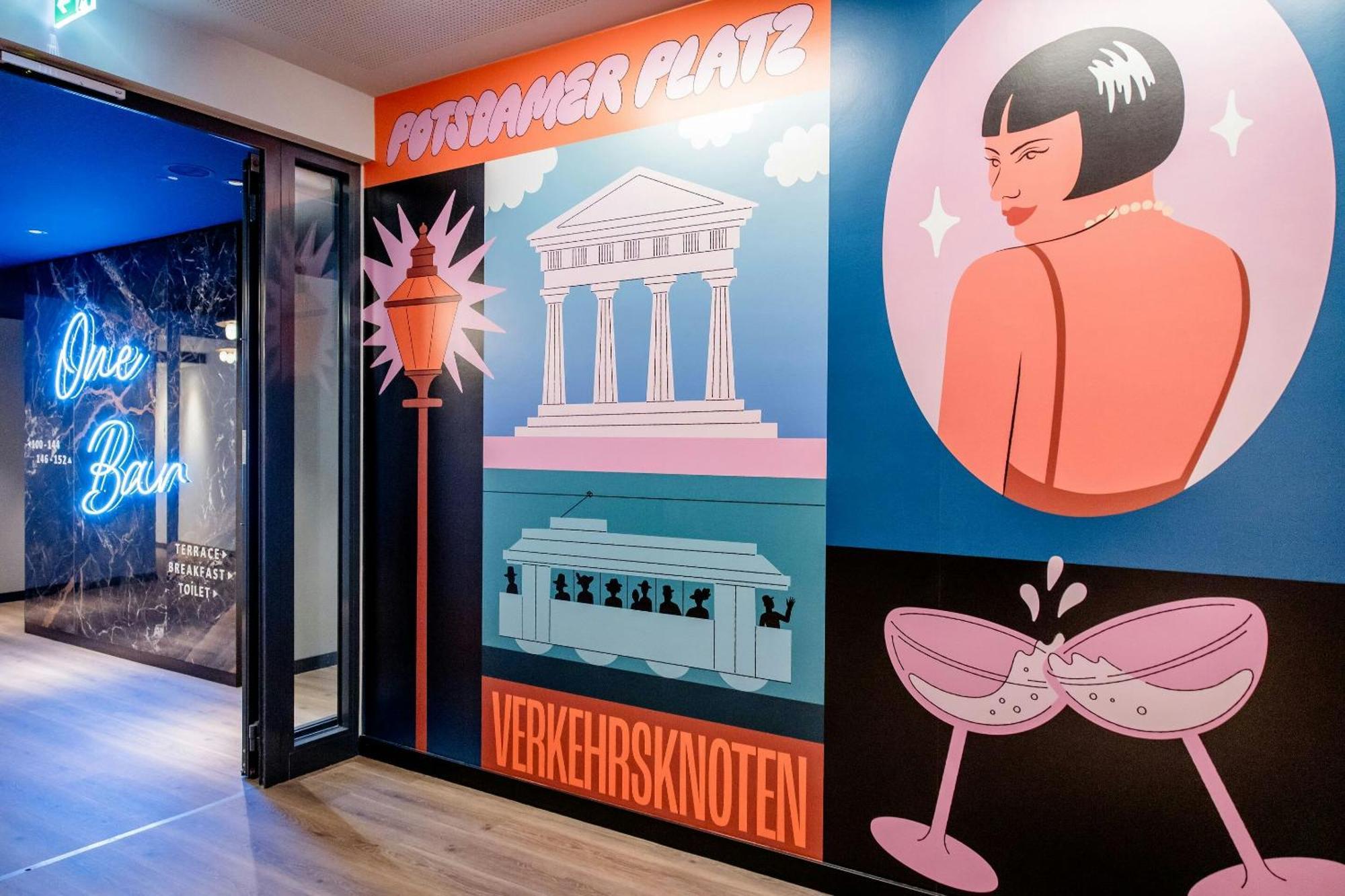 Motel One Berlin-Potsdamer Platz — Photos 2